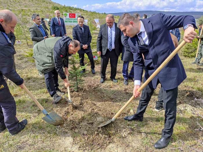 Şehitler İçin Fidan Dikildi