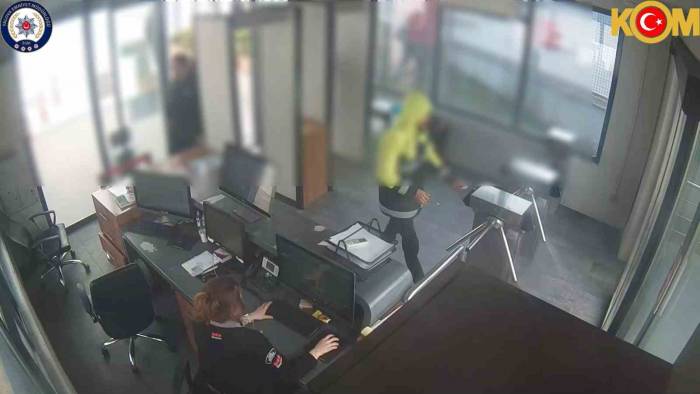 Yalova’da Cezaevi Firarisini Yurt Dışına Kaçıran 4 Zanlı Tutuklandı