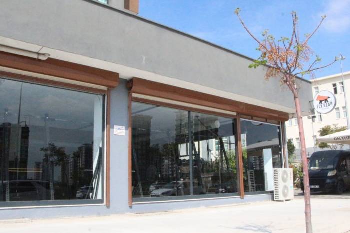 Kadınlar ’edepsiz’ Buldukları Spor Salonuna Çöp Döktü