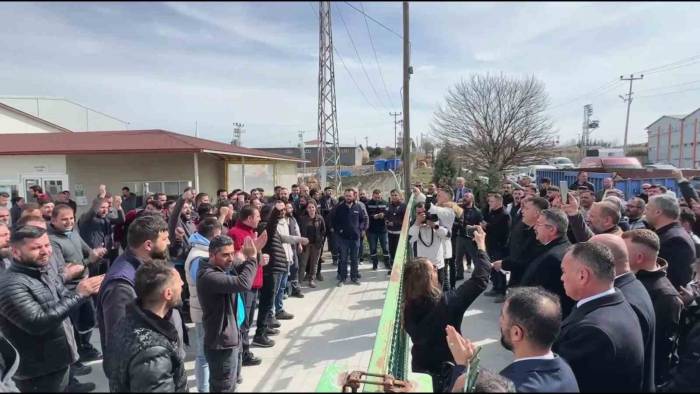 Amasya’da Bir Fabrikada 12 İşçi İşten Çıkarıldı, İlk Destek Belediye Başkan Adaylarından Geldi