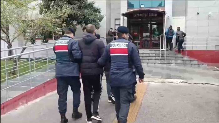 Balıkesir’de Uyuşturucu Ve Silah Tacirlerine Operasyon: 3 Tutuklu