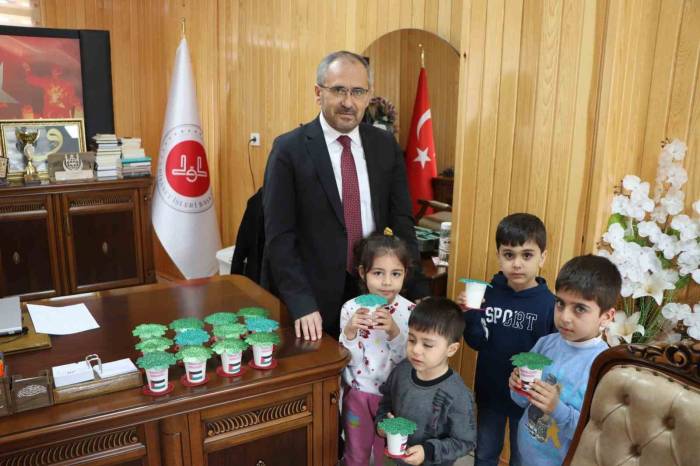 Elazığ’da Filistin İçin Bağışlar Devam Ediyor