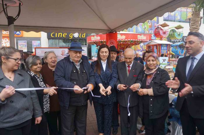 Huzurevi Sakinlerinden Geri Dönüşüme Katkı Sergisi