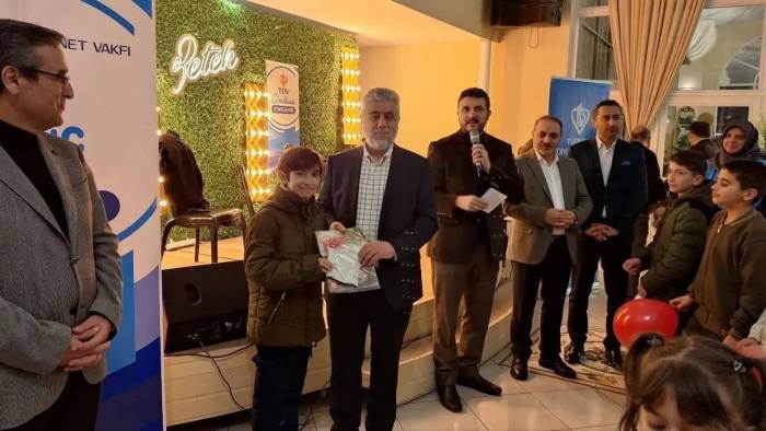 İftar Programı Yetim Çocukların Yüzünü Güldürdü