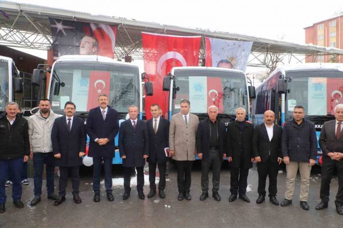 Hakkari Belediyesi Araç Filosuna 6 Araç Daha Ekledi