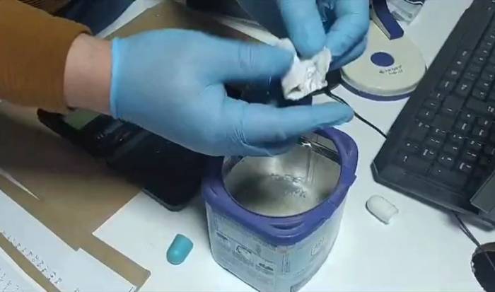 Bebek Maması Kutusundan Uyuşturucu Çıktı