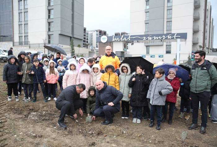 Nilüfer’de Çocuklar Gelecek İçin Fidan Dikti