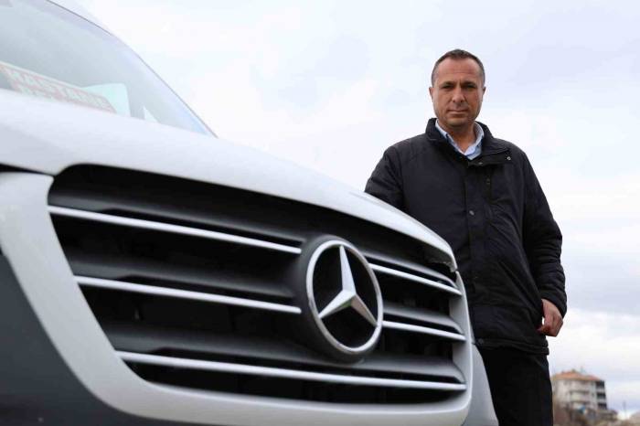 Aldığı Sıfır Mercedes Minibüs 4 Gün Sonra Arızalandı, 5 Kez Servise Gitti