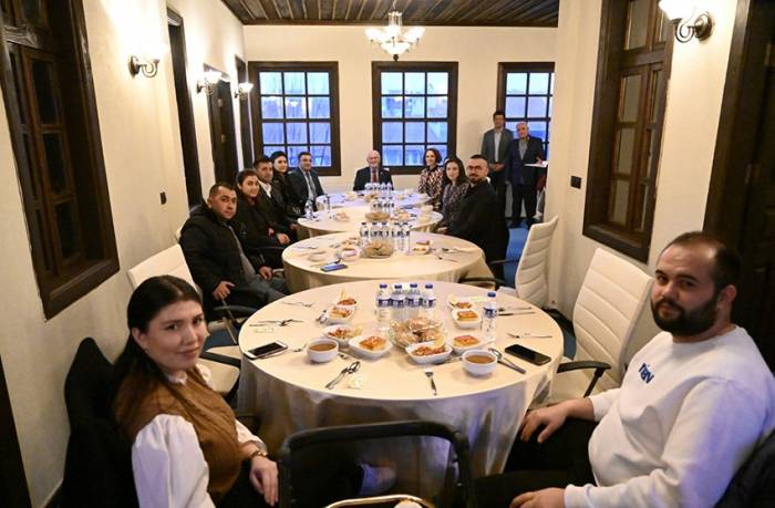 Rektör Savaş, Şehit Ailesi Ve Gazi Yakınlarıyla Bir Araya Geldi