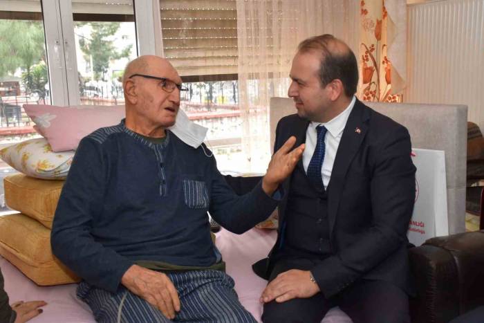 Aydın İl Sağlık Müdürü Şenkul Yaşlı Çınarları Yalnız Bırakmadı