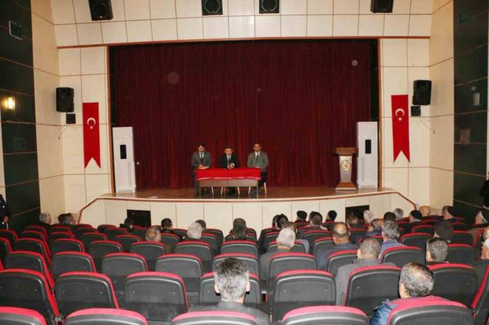 Kaymakam Özçelik Başkanlığında ‘Muhtarlar Toplantısı’ Yapıldı