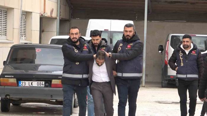 Oğlunun Düğününde Eşini Öldürüp, Kızını Yaralayan Şahıs Samanlıkta Yakalandı