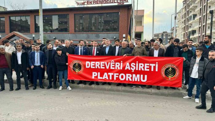 Batman’da Ekremoğulları Ve Dereveri Aşireti Ak Parti’ye Destek Kararı Aldı