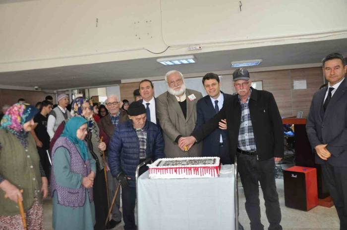 Sandıklı’da Yaşlılar Haftası Kutlandı
