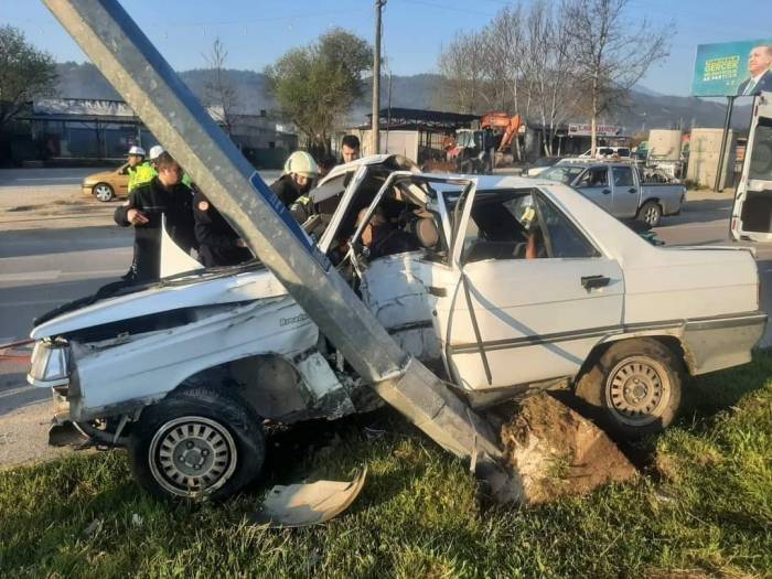 Seydikemer’de Trafik Kazası; 1 Ölü, 1 Yaralı