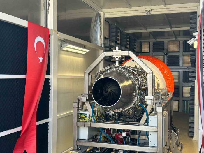 Türkiye’nin İlk Askeri Uçak Motoru Başarıyla Ateşlendi