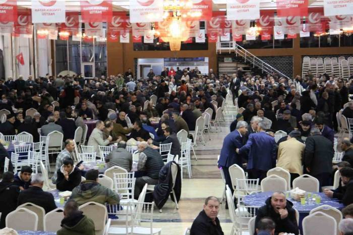 Fatih Erbakan, Muş’ta Vatandaşlarla İftarda Buluştu