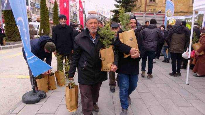 Yozgat’ta 30 Bin Fidan Dağıtıldı