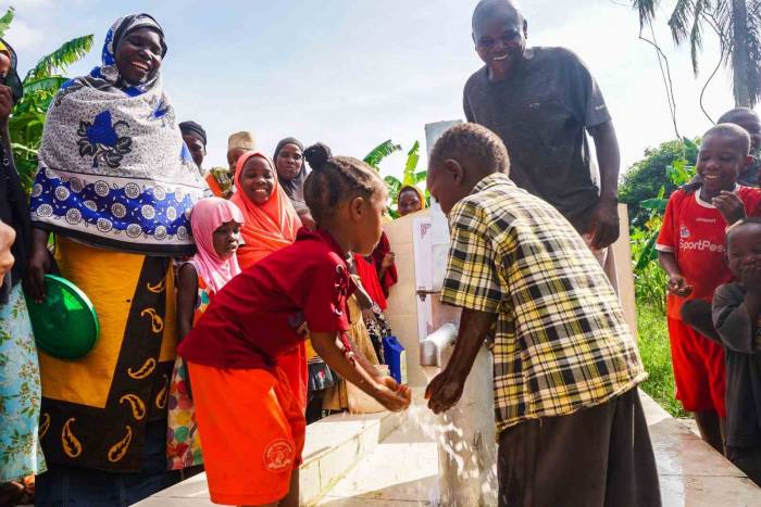 Türk Doktorları Dünyadaki Kurak Ülkelerde Temiz Suya Erişim İçin Çalışıyor