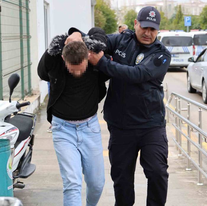 Genç Kızı Toplu Taşıma Aracında Taciz Eden Şahıs Tutuklandı