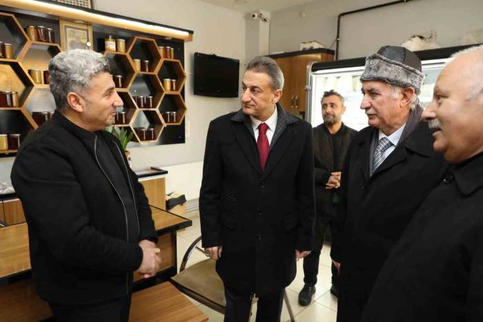 Vali Karaömeroğlu, Ahlat’ta Esnafları Ziyaret Etti