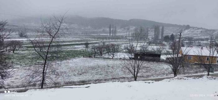 Denizli’nin Yüksek Kesimleri Beyaza Büründü