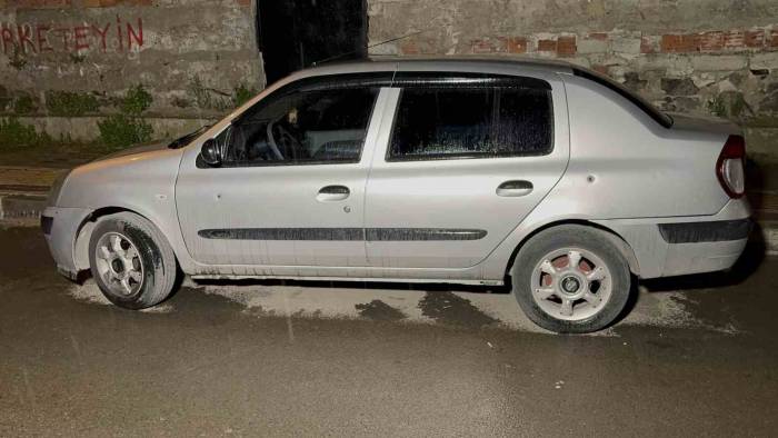 Park Halindeki Otomobil Böyle Kurşunlandı
