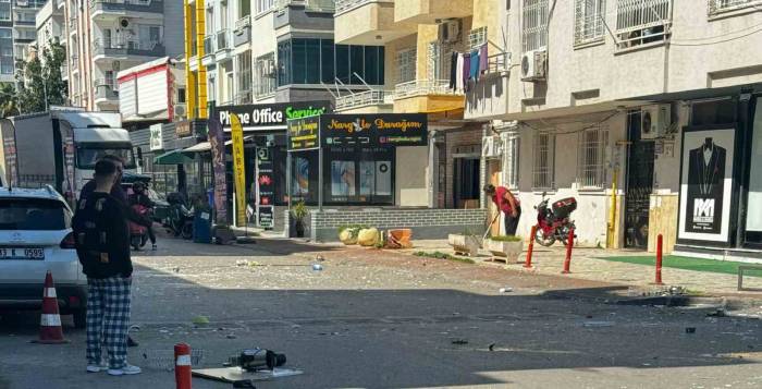 Sinir Krizi Geçiren Kadın Ortalığı Savaş Alanına Çevirdi