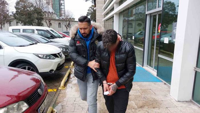 Şüpheli Araçta Uyuşturucu Ele Geçirildi, 1 Kişi Tutuklandı