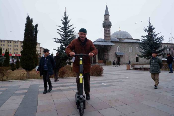 Erzurum’da Scooterlar Yollara Çıktı, İhtiyarlar Scooterı Sevdi