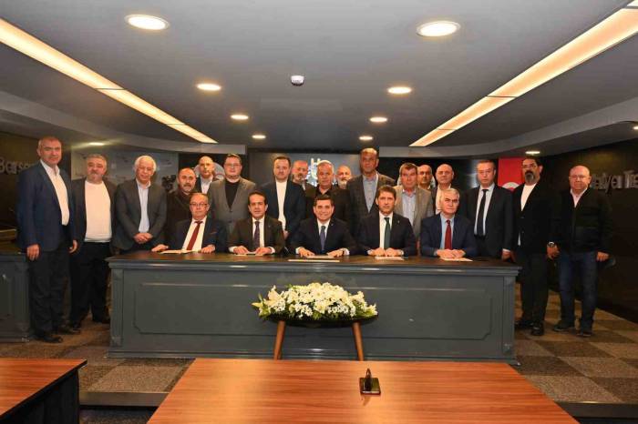 Tütüncü: “Önümüzdeki 5 Yılın Sonunda Ulaşım, Trafik Çilesinin Bittiği, Yerel Ekonomisi Güçlenen Bir Antalya Vaat Ediyoruz”