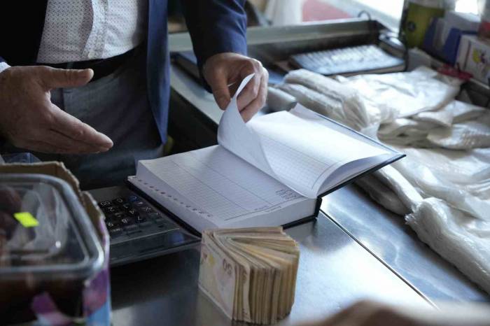 ‘Zimem Defteri’ Geleneğiyle Veresiye Defterindeki Borçlar Silindi