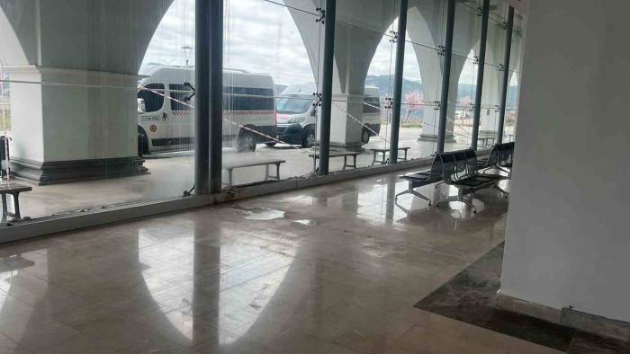 Bilecik Otogarı’nın Tavanı Yine Aktı