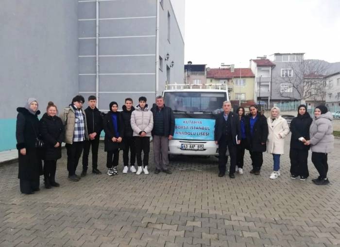 İhtiyaç Sahibi Ailelere Ramazan Erzak Paketi