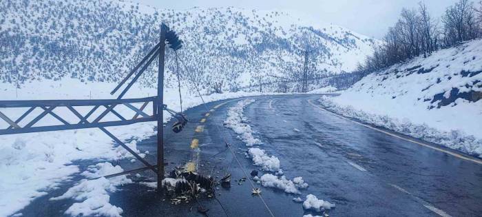 Şırnak’ta Olumsuz Hava Şartlarına Rağmen Elektrik Arızası Giderildi