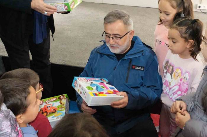 Tdv 2023 Yılında Zekatla 5 Milyondan Fazla İhtiyaç Sahibine Yardım Ulaştırdı