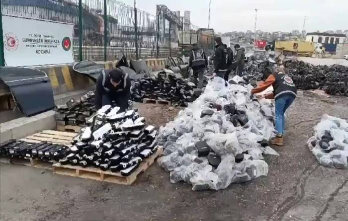 Kocaeli’de 90 Milyon Tl Değerinde Kaçak Oto Parçası Ele Geçirildi