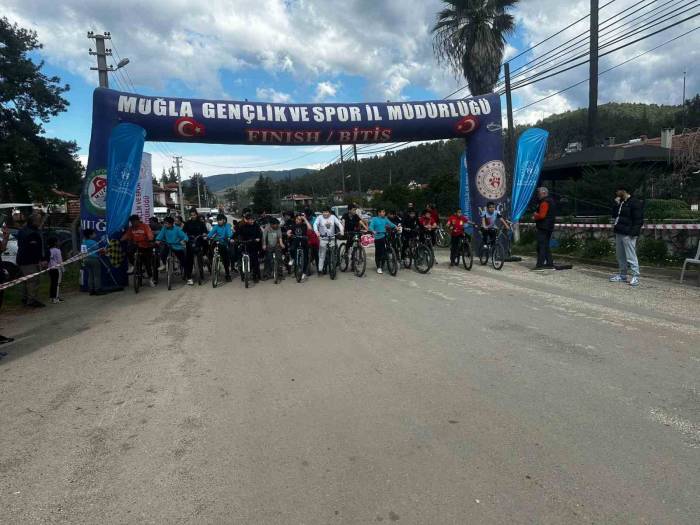 Ula’da 150 Sporcu İle Bisiklet Yarışması Gerçekleştirildi