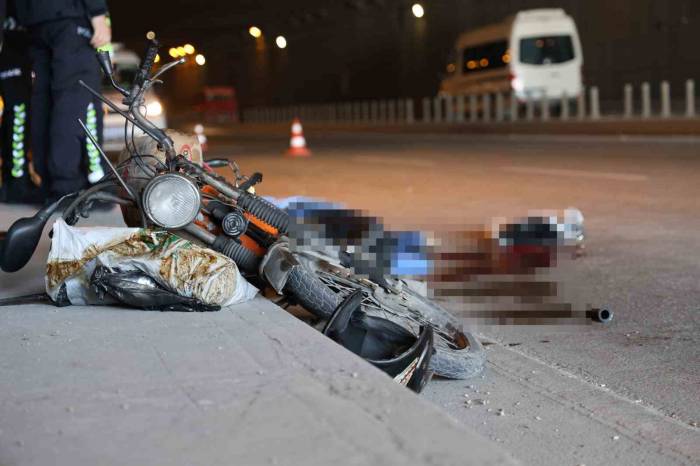 Kendisini Sıkıştıran Araca Çarpmamak İçin Motosikletinden Düşüp Öldü