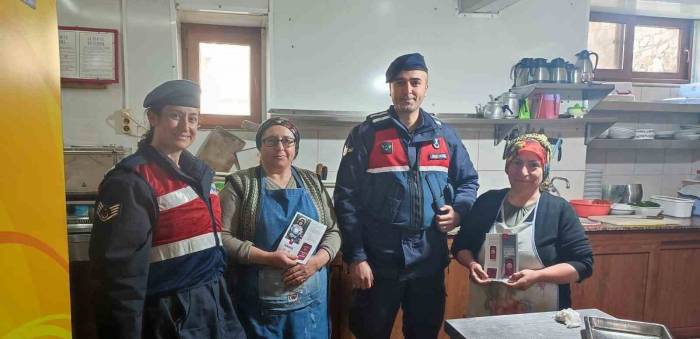 Jandarma Kadınlara Kades’i Anlattı