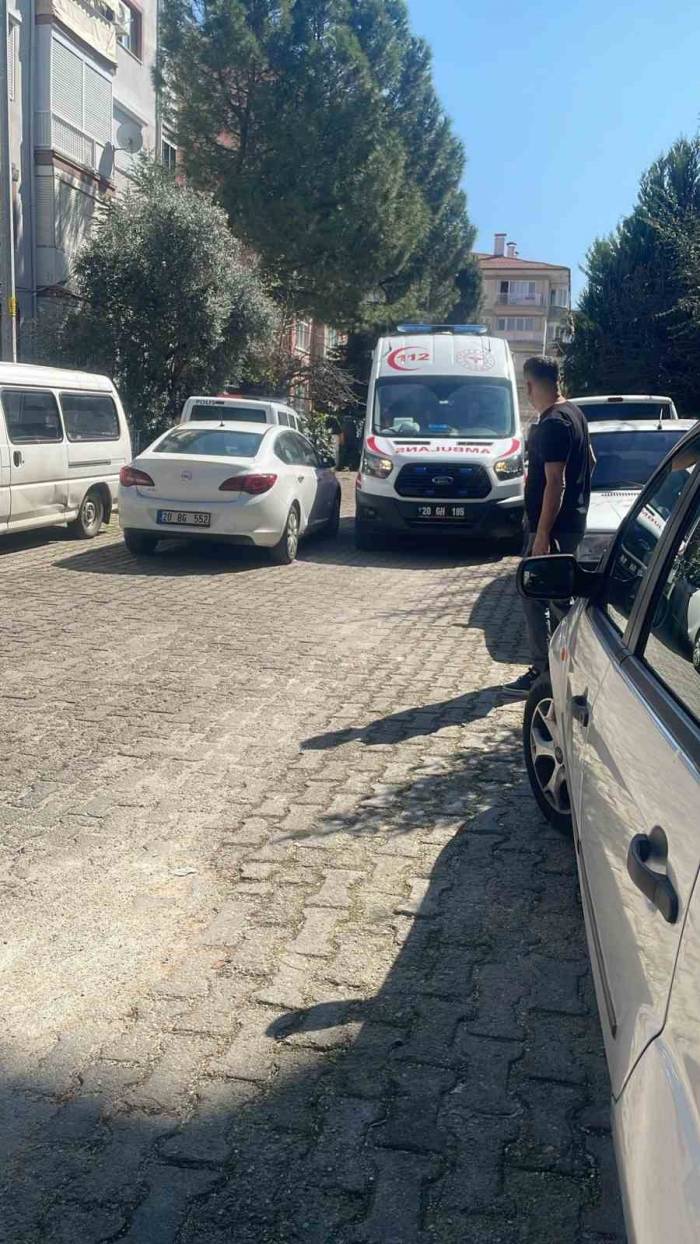 Komşularının Haber Alamadığı Kadın Evinde Ölü Bulundu