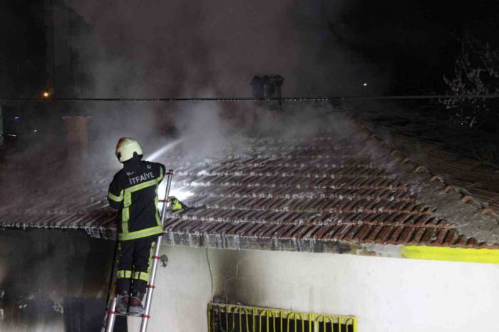 Kayseri’de Müstakil Evde Çıkan Yangın Korkuttu