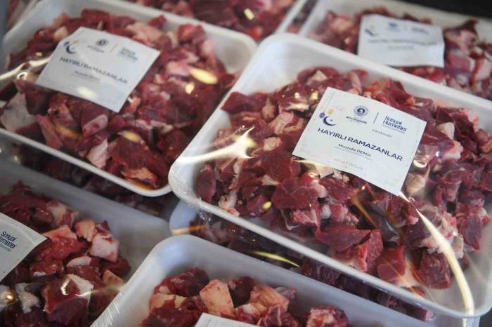 Samsun Büyükşehir’den İhtiyaç Sahibi Ailelere ‘Kırmızı Et’ Yardımı