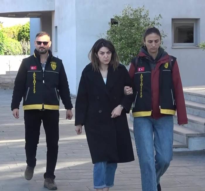 Sahte Avukat Kadın Eski Avukat Sevgilisine Özenmiş