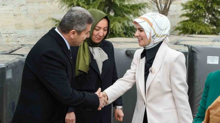 Bakan Göktaş, Uşak’ta Kadın Ve Yaşlılarla Bir Araya Geldi