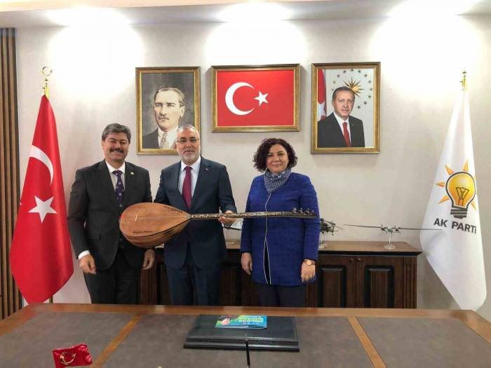 Bakan Işıkhan: "İşsizlik Rakamları Bir Önceki Yıla Oranla 318 Bin Kişi Azaldı"