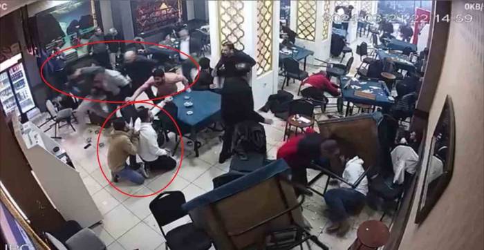 Diyarbakır’da Caddedeki Silahlı Kavgada Kıraathane Savaş Alanına Döndü