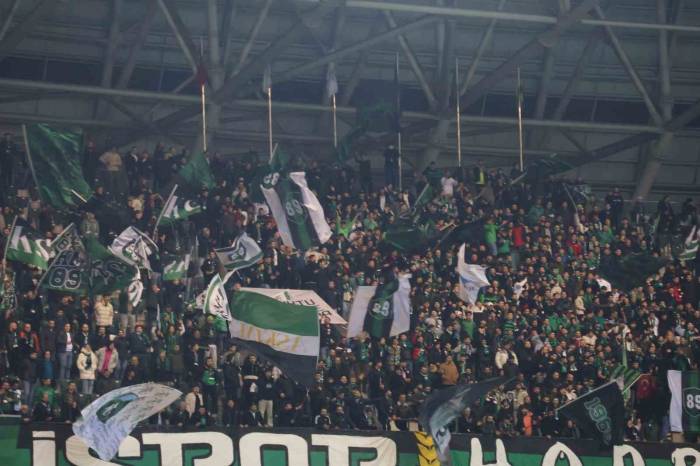 Gençlere Kocaelispor Üyeliği Ve Kombine Müjdesi