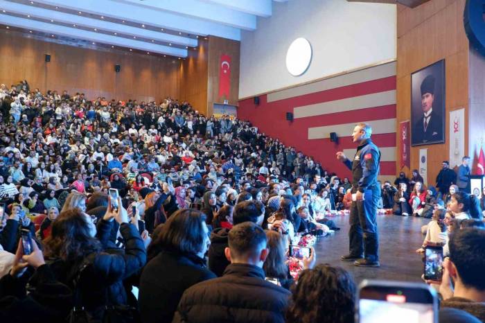 Bakan Kacır: “Gençler Milli Teknoloji Hamlemizin Sahipleri”