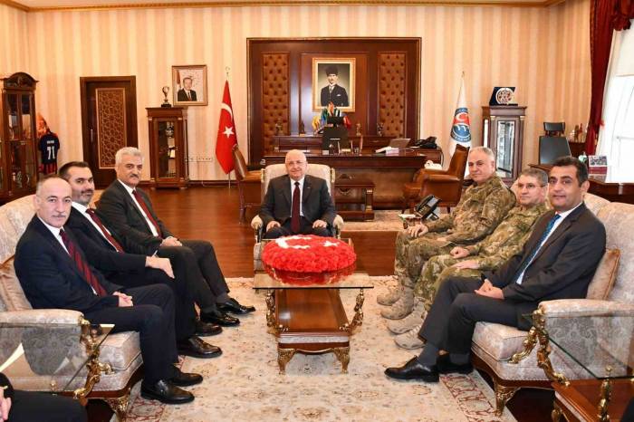Millî Savunma Bakanı Güler, Kırıkkale Valiliği’ni Ziyaret Etti